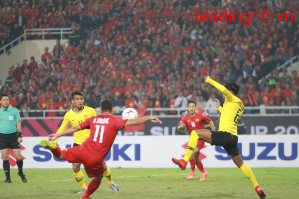 Cú volley đẹp mắt của Nguyễn Anh Đức trong trận chung kết lượt về với Malaysia